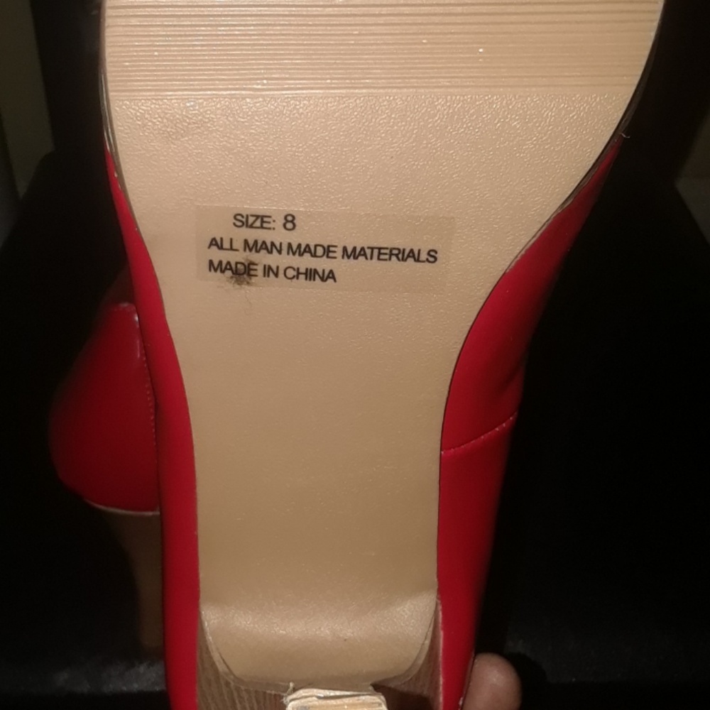 Red pumps - Picture 6 of 7